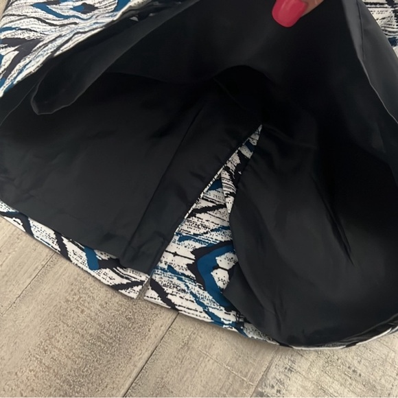 Ann Taylor Pencil Skirt Size 2 New Condition Cotton spandex Blend Multi Colored - Picture 4 of 6